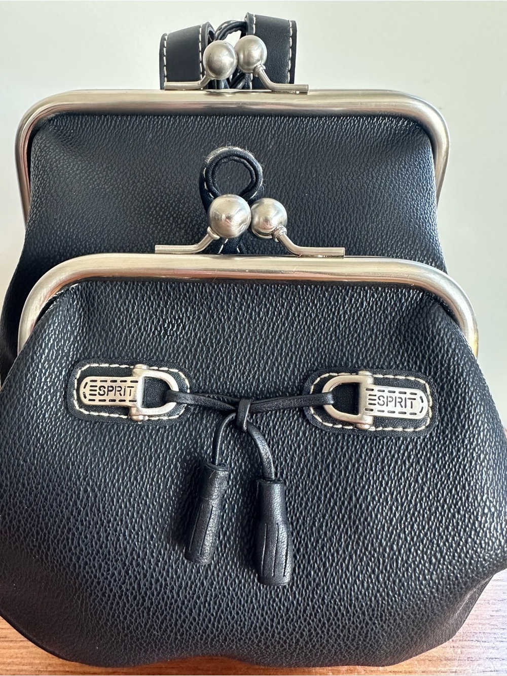 ESPRIT | VTG KISSLOCK SMALL BACKPACK / PURSE | BLACK FAUX LEATHER | EUC 90s Y2K - Picture 2 of 10